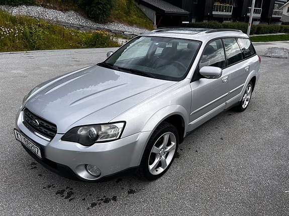 Subaru Legacy 2 of 18