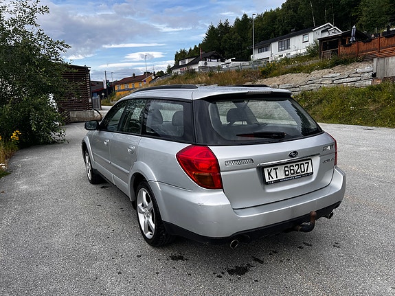 Subaru Legacy 7 of 18