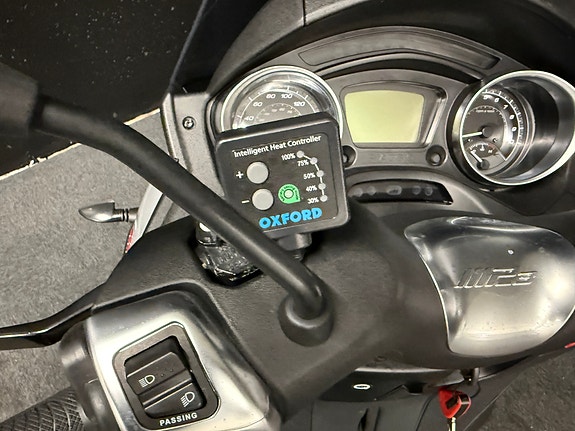 Piaggio MP3 300 HPE 10 of 13