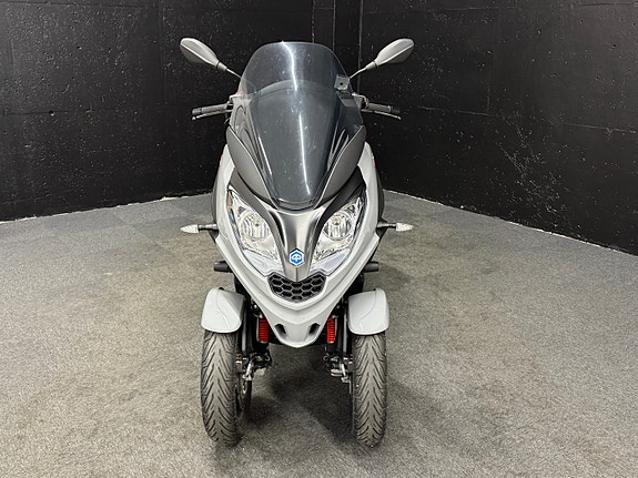 Piaggio MP3 300 HPE 3 of 13