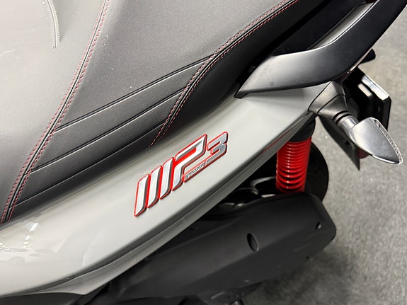 Piaggio MP3 300 HPE 12 of 13