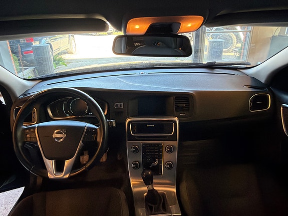 Volvo V60 10 of 13