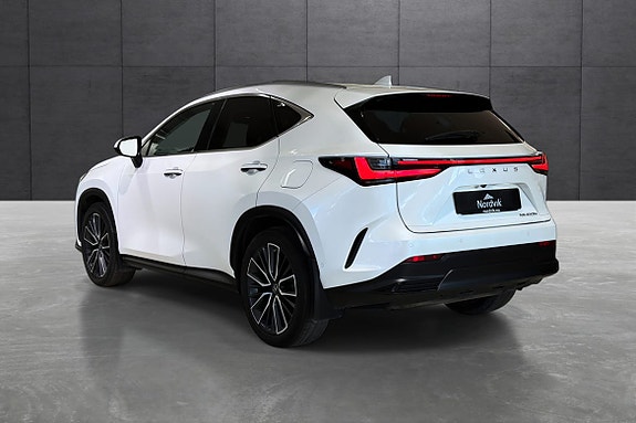 Lexus NX450h 3 of 19