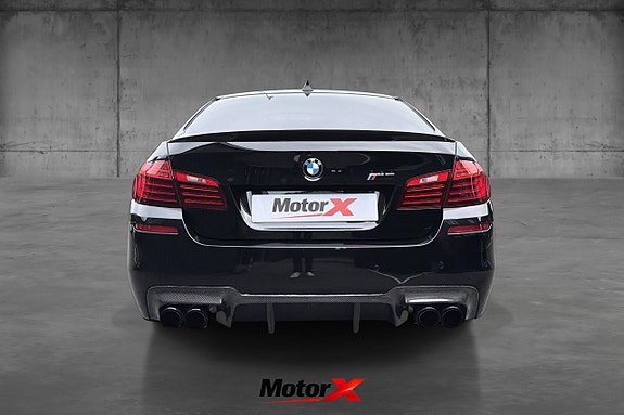 BMW M5 6 of 30