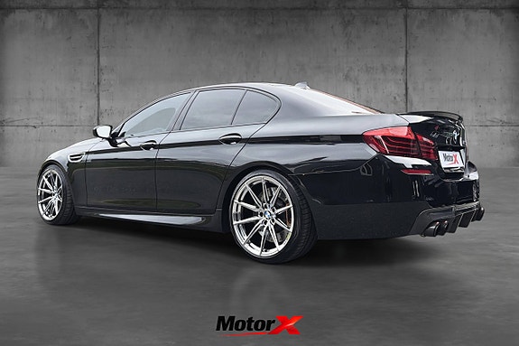 BMW M5 8 of 30