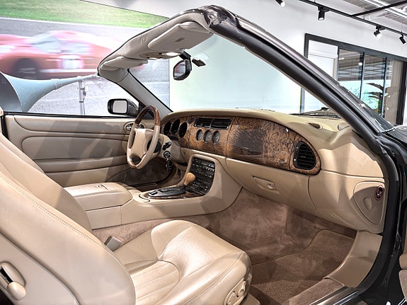 Jaguar XK 21 of 23