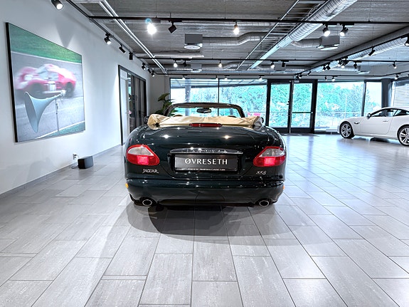 Jaguar XK 4 of 23