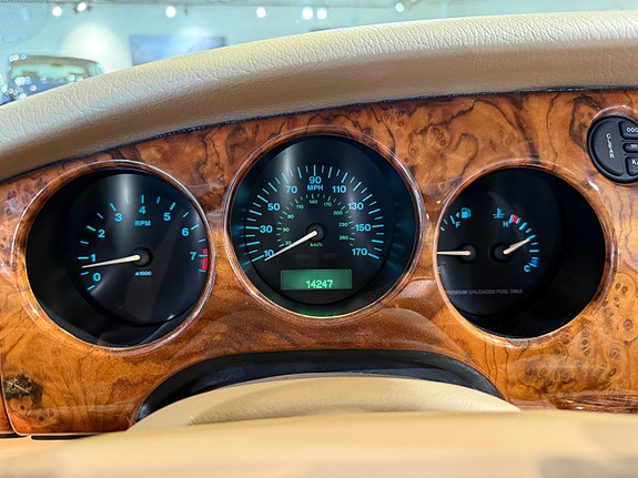 Jaguar XK 16 of 23
