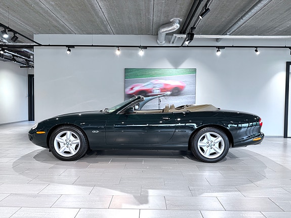 Jaguar XK 2 of 23