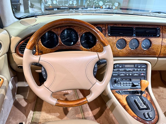 Jaguar XK 15 of 23