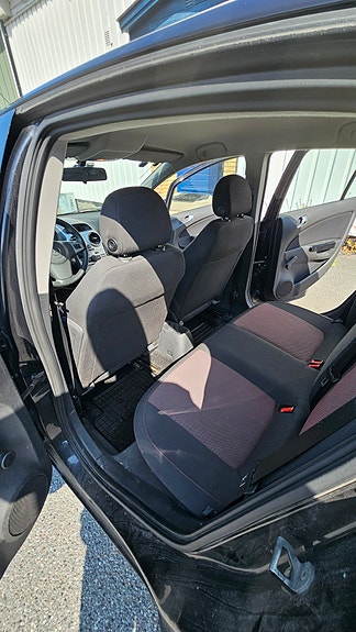 Opel Corsa 14 of 18