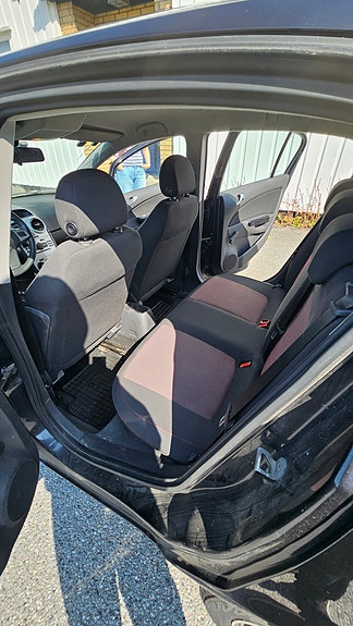 Opel Corsa 15 of 18