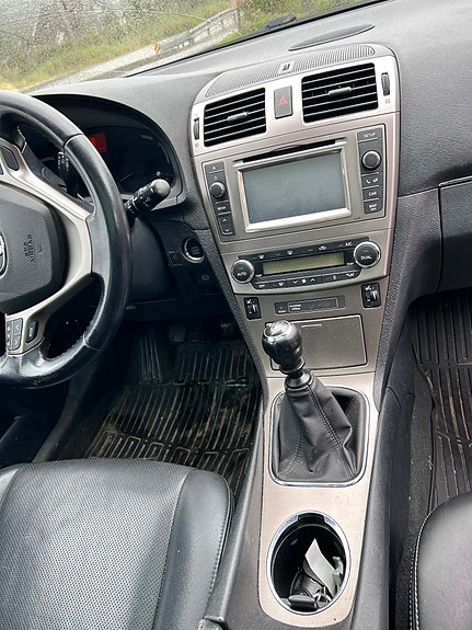 Toyota Avensis 21 of 23