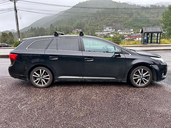 Toyota Avensis 9 of 23