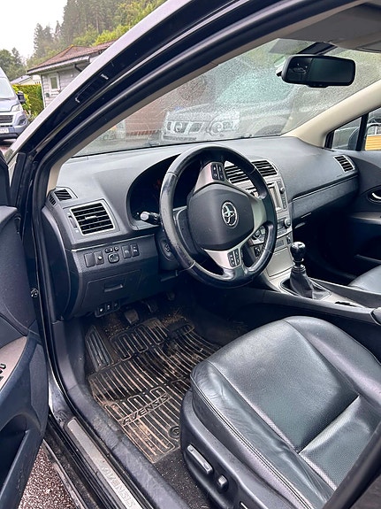 Toyota Avensis 19 of 23