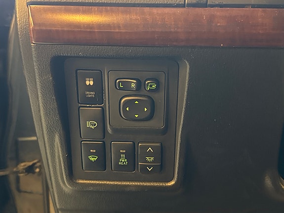 Toyota Land Cruiser 13 of 20