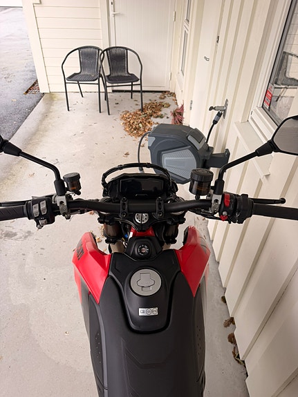 Ducati Hypermotard 698 Mono 4 of 5