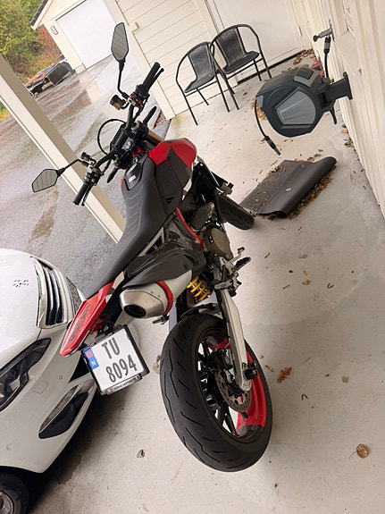 Ducati Hypermotard 698 Mono 3 of 5
