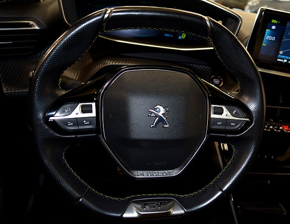 Peugeot 208 15 of 30