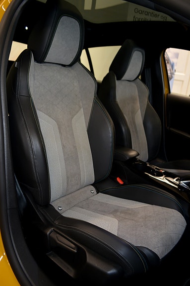 Peugeot 208 12 of 30