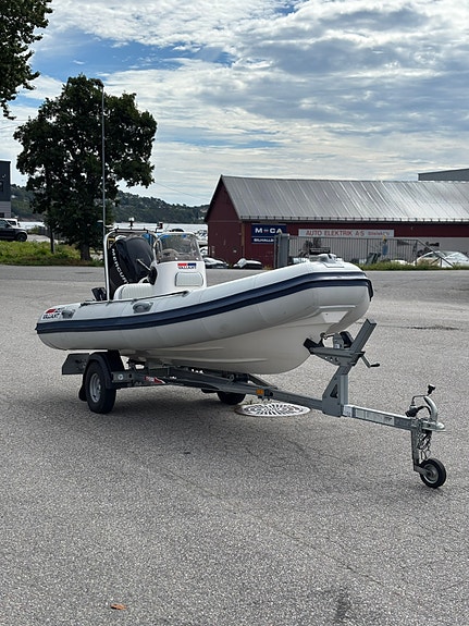 Valiant V-450 RIB 2 of 14