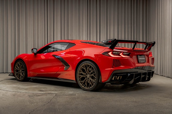 Chevrolet Corvette 14 of 30