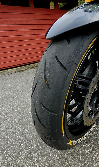 Suzuki GSX-S 750 6 of 18