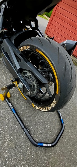Suzuki GSX-S 750 10 of 18