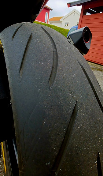 Suzuki GSX-S 750 7 of 18