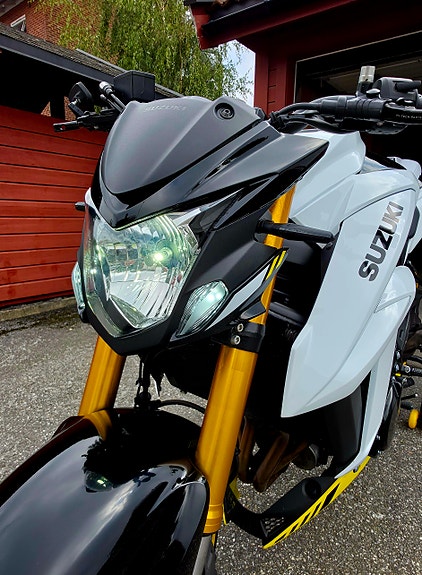 Suzuki GSX-S 750 8 of 18