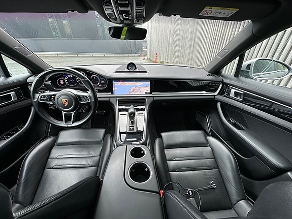 Porsche Panamera 4 12 of 18