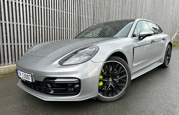 Porsche Panamera 4 2 of 18