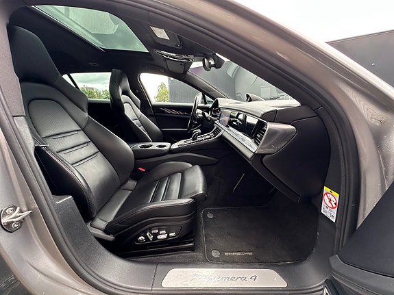 Porsche Panamera 4 15 of 18