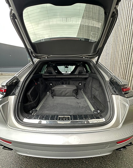Porsche Panamera 4 17 of 18
