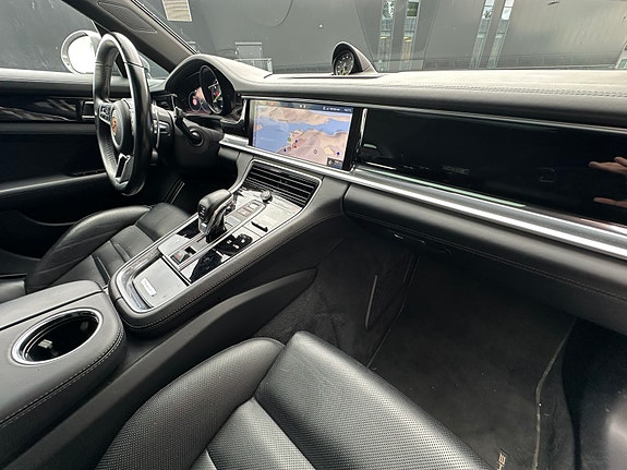 Porsche Panamera 4 16 of 18