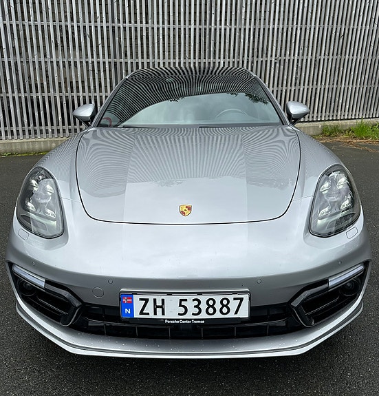Porsche Panamera 4 3 of 18