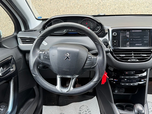 Peugeot 208 22 of 30
