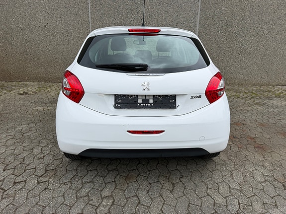 Peugeot 208 14 of 30