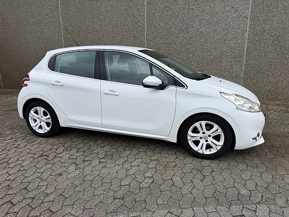 Peugeot 208 4 of 30