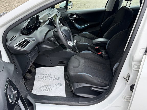 Peugeot 208 19 of 30