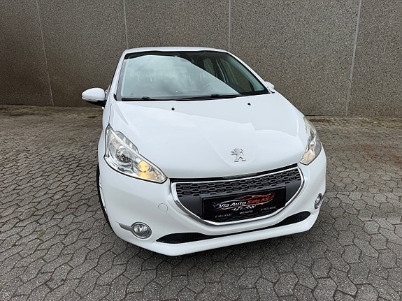 Peugeot 208 3 of 30
