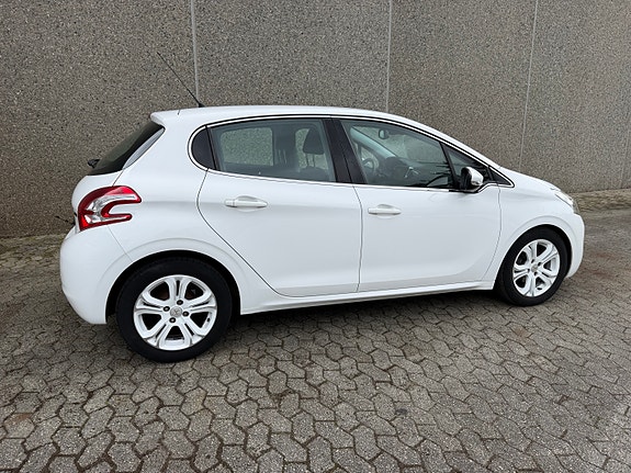 Peugeot 208 6 of 30