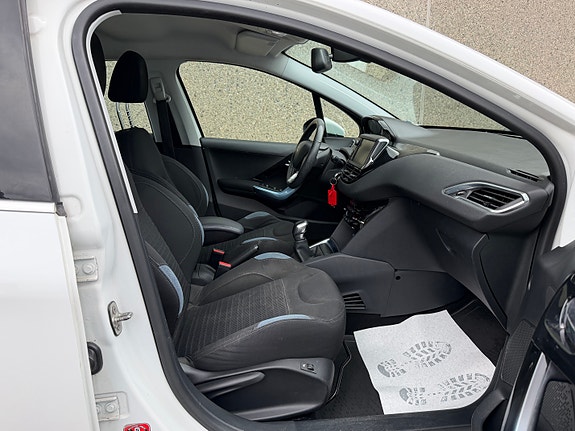 Peugeot 208 9 of 30