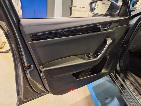 Skoda Superb 9 of 14
