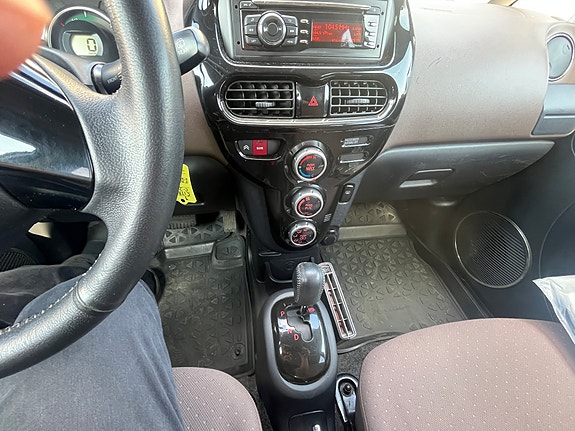 Citroen C-Zero 18 of 23