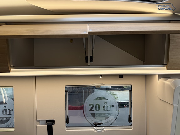 Adria CORAL 670 DL Plus 13 of 30