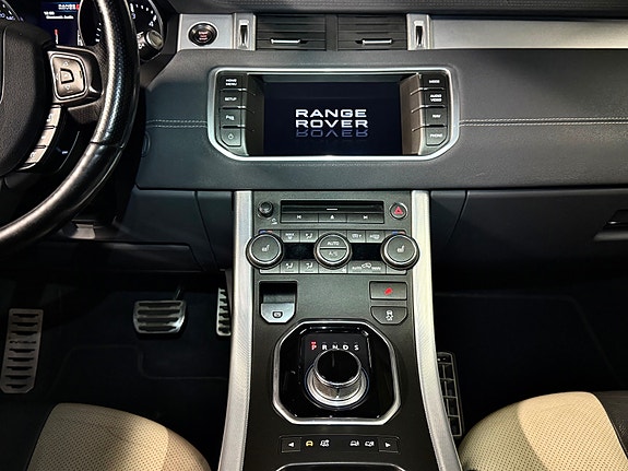Land Rover Range Rover Evoque 24 of 30