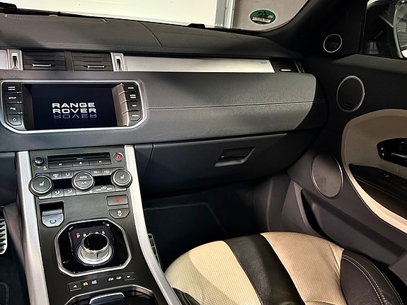 Land Rover Range Rover Evoque 23 of 30