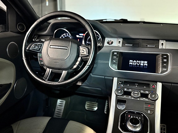 Land Rover Range Rover Evoque 22 of 30