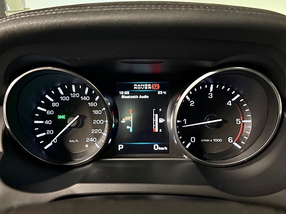 Land Rover Range Rover Evoque 21 of 30